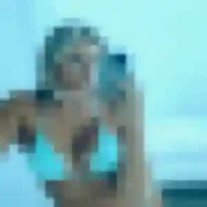 Hawa, 23 ans, en ligne à Longueville pour une rencontre coquine