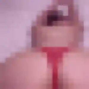 Takha, 27 ans, disponible à Lussat pour une rencontre coquine