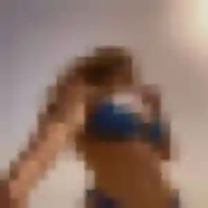 Contacte Monique, 24 ans à Marcillac-Vallon en privé