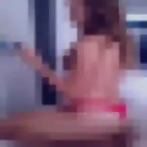 Rejoins Laetitia, 33 ans à Montaren-et-Saint-Médiers gratuitement