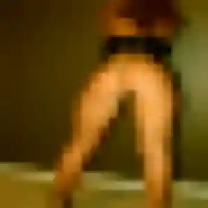 Akua, femme de 30 ans propose plan cul à Montebourg