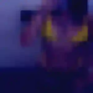 Contacte Adélaïde, 30 ans à Montreux-Château en privé