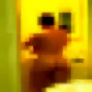 plan cul à Moulins-Engilbert : profil de Precious, 40 ans - accès libre