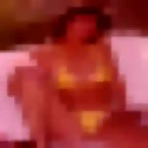 Karima, 39 ans, dispo pour plan cul à Moulins-le-Carbonnel