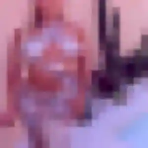 Akua (26 ans) à Mouzon propose un plan cul aujourd'hui