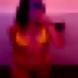 Coralie, 25 ans, connectée à Najac pour une rencontre coquine