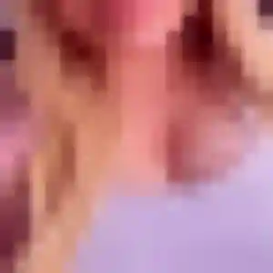 Lina, 25 ans, en ligne à Neufchef pour un plan cul
