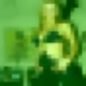 Charmante Marina, 36 ans à Névian - voir sa photo