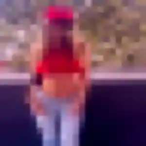 Contacte Téning, 23 ans à Nouainville en privé