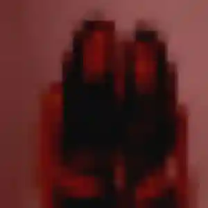 Charmante Esi, 36 ans à Plœuc-L'Hermitage - voir sa photo