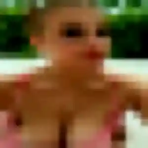 Photo de Thaïs à Pont-Melvez (32 ans) - plan cul sans inscription