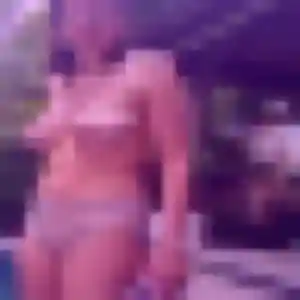 Photo exclusive de Mégane, 30 ans à Quettreville-sur-Sienne - plan discret