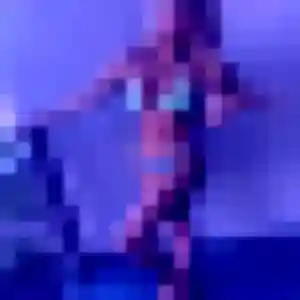 Adunni, 33 ans, connectée à Rayol-Canadel-sur-Mer pour une rencontre coquine