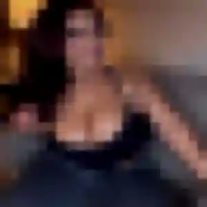 Photo sexy de Hadija, 32 ans à Rives-du-Couesnon - rencontre coquine