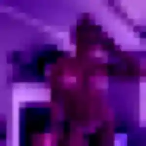 Selbé, 25 ans, disponible à Roaix pour un plan cul