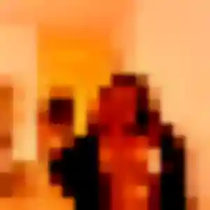 Sandrine, 25 ans, connectée à Rosbruck pour une rencontre coquine