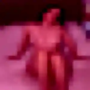 Adunni, fille de 45 ans veut plan cul à Rustrel