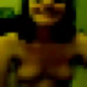 Mumbi, 24 ans, en ligne à Saint-Alban-sur-Limagnole pour un plan cul