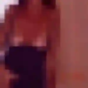 Adeola, 39 ans, cherche un plan cul à Saint-André-le-Puy