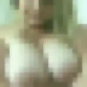 Adwoa, 33 ans, connectée à Saint-Cyr pour un plan cul