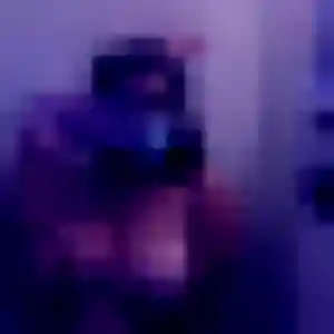 plan cul à Saint-Denis-de-l'Hôtel : photo de Nassira, 37 ans - inscription gratuite