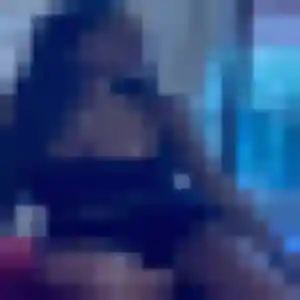 Monique (32 ans) à Saint-Étienne-du-Bois cherche une rencontre aujourd'hui