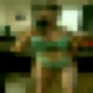 Photo de Amira à Saint-Étienne-du-Valdonnez (32 ans) - plan cul anonyme