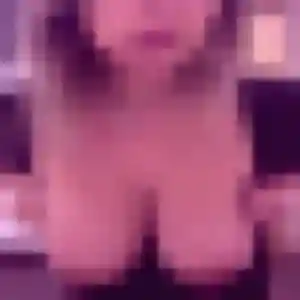 Mame, 31 ans, en ligne à Saint-Étienne-du-Vauvray pour une rencontre coquine
