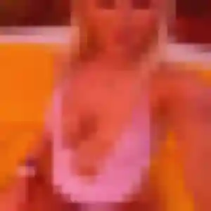 Contacte Louna, 22 ans à Saint-Germain-de-Lusignan gratuitement