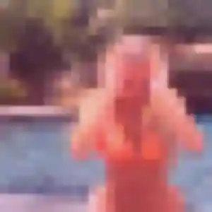 Découvre Esther, 23 ans à Saint-Germain-des-Bois en privé