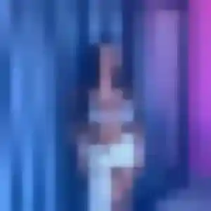 Photo perso de Aïcha, 22 ans à Saint-Gilles - rencontre coquine