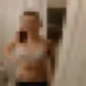 Photo de Zélie à Saint-Jean-de-Niost (32 ans) - plan cul sans inscription