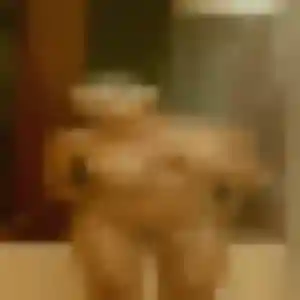 Adjoavi, 36 ans, connectée à Saint-Julien-sur-Bibost pour une rencontre coquine