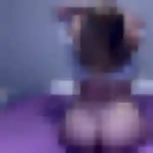 Adaeze, 28 ans, en ligne à Saint-Martin-de-Bernegoue pour un plan cul