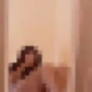 Astou, 39 ans, connectée à Saint-Martin-du-Mont pour un plan cul