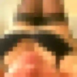 Photo de Toyin à Saint-Martin-la-Pallu (39 ans) - plan cul anonyme
