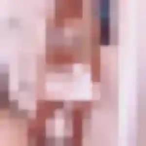 Photo privée de Adja, 22 ans à Saint-Maximin - rencontre coquine