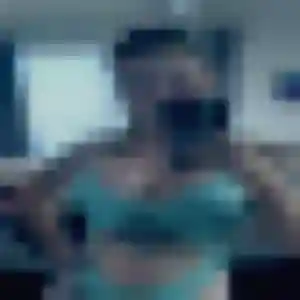 Sexy Issa, 31 ans à Saint-Nazaire-en-Royans - découvrir son profil