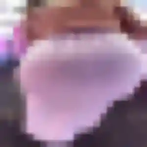 Touty, femme de 22 ans cherche plan cul à Saint-Pabu