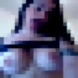 Naëlle, 41 ans, connectée à Saint-Paul-les-Fonts pour une rencontre coquine