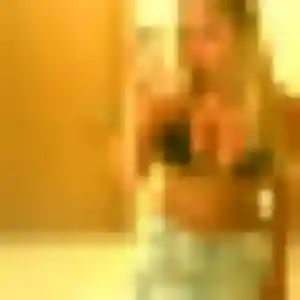 Diouma, 38 ans, connectée à Saint-Philbert-sur-Risle pour un plan cul