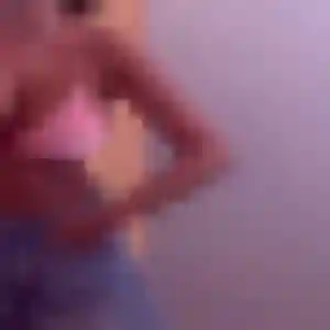 Photo privée de Constance, 32 ans à Saint-Pierre-la-Garenne - rencontre sans lendemain