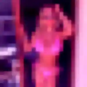 Henriette (34 ans) à Saint-Planchers propose une rencontre aujourd'hui