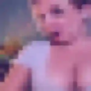 Rejoins Djeneba, 26 ans à Saint-Senoux en t'inscrivant