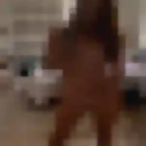 Contacte Honorine, 31 ans à Saint-Sérotin en privé