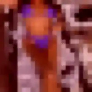 Jeanine, 22 ans, connectée à Saint-Vaast-lès-Mello pour une rencontre coquine