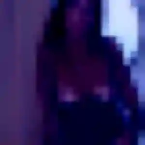 Contacte Djeneba, 26 ans à Saint-Victor-Malescours gratuitement