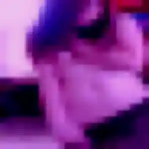 Modupe, 23 ans, connectée à Sainte-Colombe-la-Commanderie pour une rencontre coquine