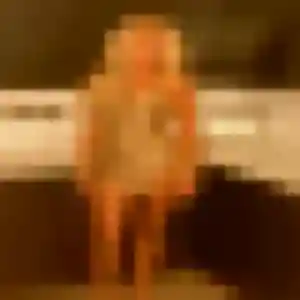 Charmante Henriette, 34 ans à Sainte-Hélène-sur-Isère - voir sa photo