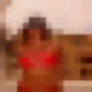 Ngozi, 40 ans, connectée à Sainte-Marie-de-Ré pour un plan cul